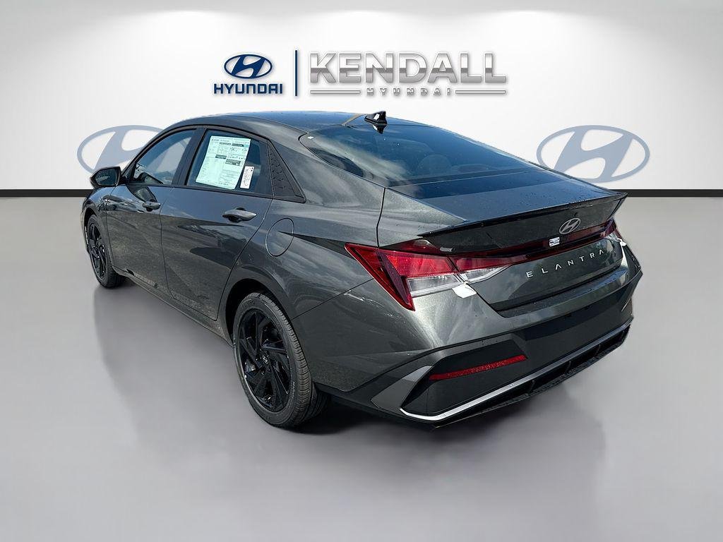 New 2026 Amazon Gray Hyundai SEL Sport image 4