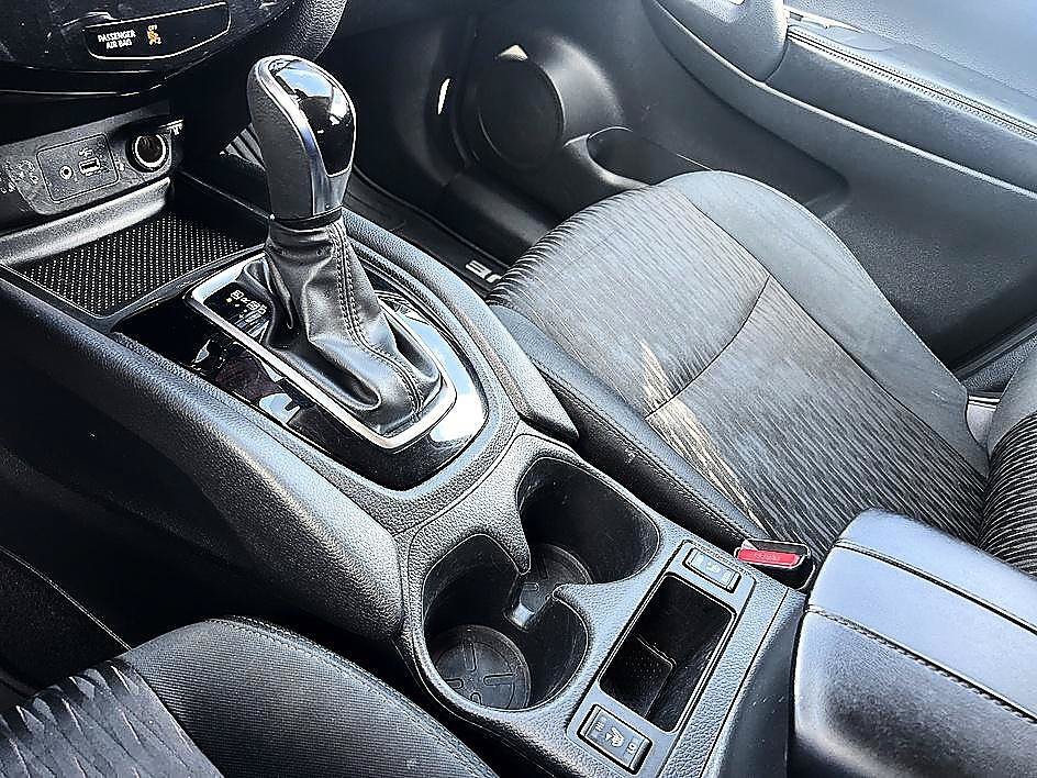 Used 2019 Magnetic Black Pearl Nissan S image 25