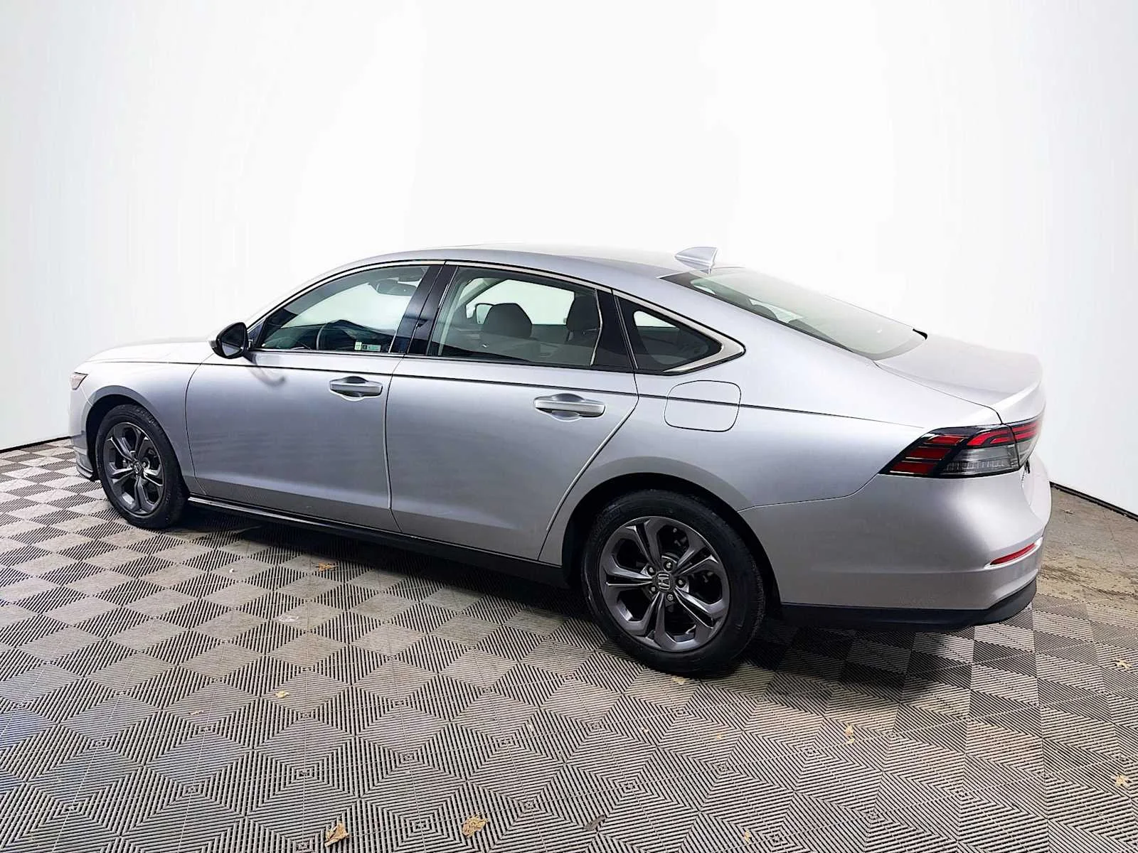 Used 2023 Lunar Silver Metallic Honda EX image 6