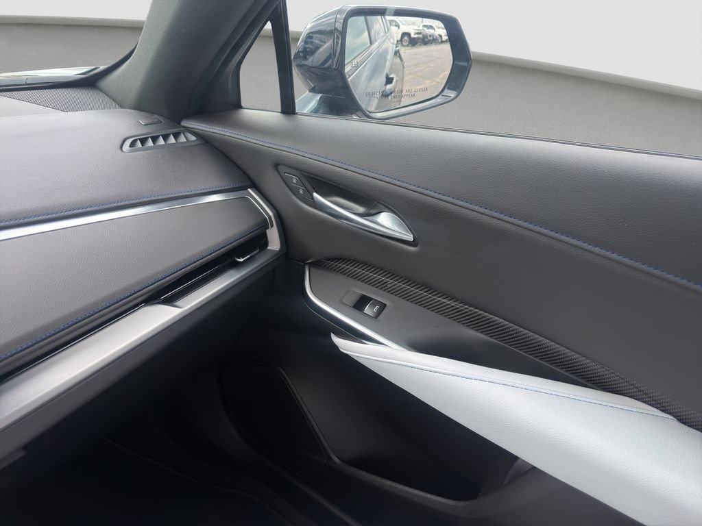 2025 Cadillac XT4 Sport - Photo 17
