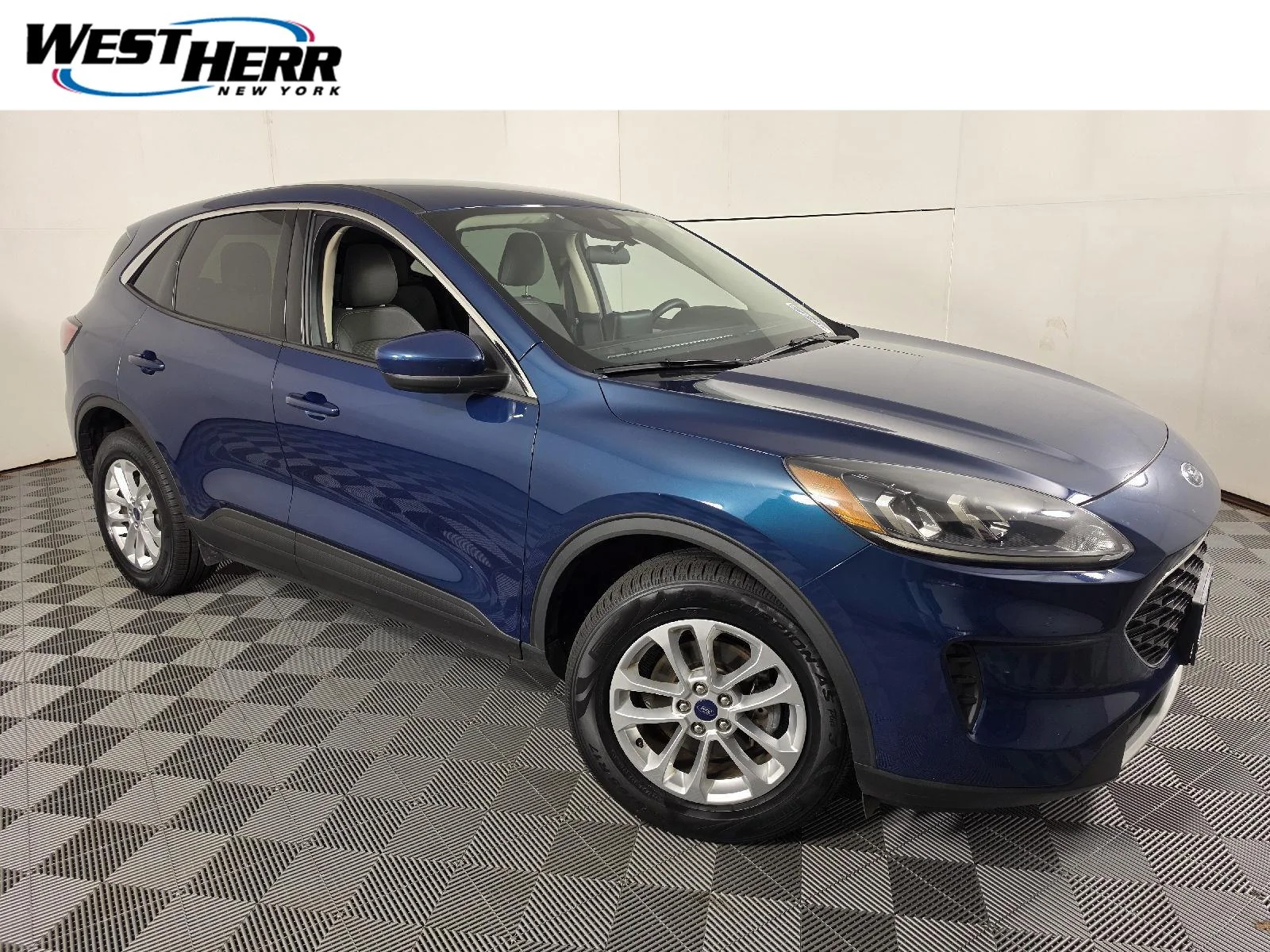 Used 2020 Dark Ford SE image 1