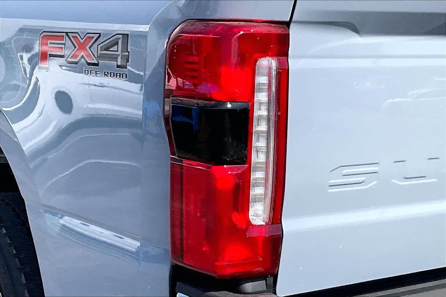 New 2026 Glacier Gray Metallic Tri-Coat Ford F-250® Lariat® image 11