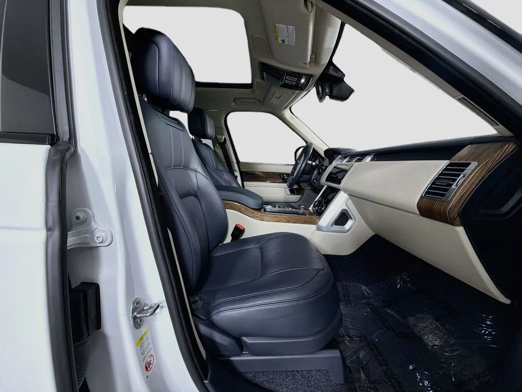 Used 2022 White Land Rover Westminster image 31