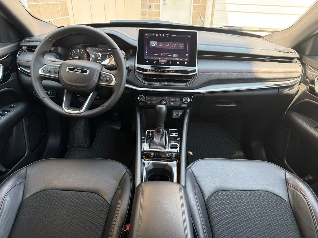 Used 2025 White Jeep Trailhawk image 21