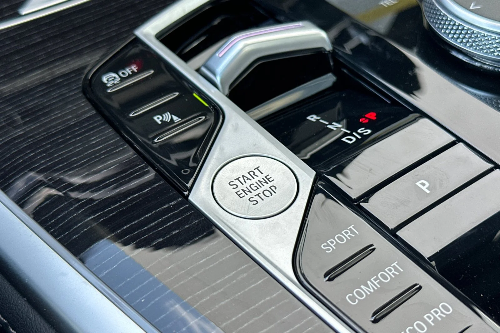 New 2027 Mineral White Metallic BMW xDrive40i image 21