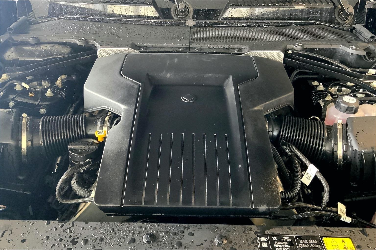 New 2026 Narvik Black Land Rover OCTA Black image 16