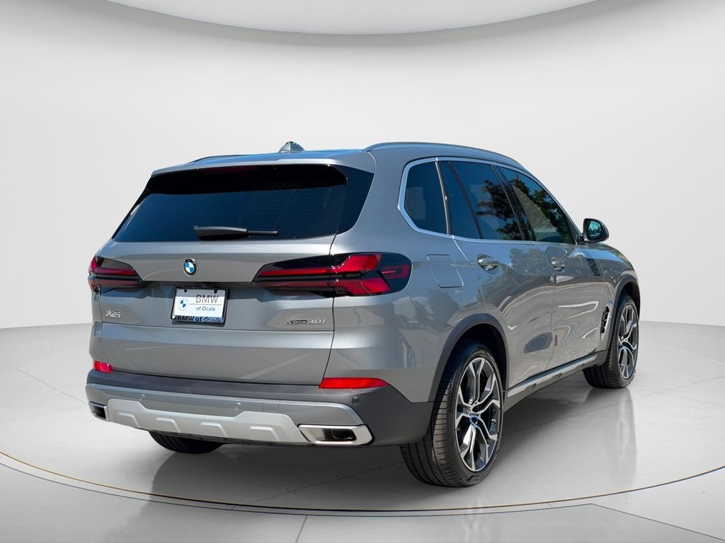 New 2026 Skyscraper Grey Metallic BMW xDrive40i image 5