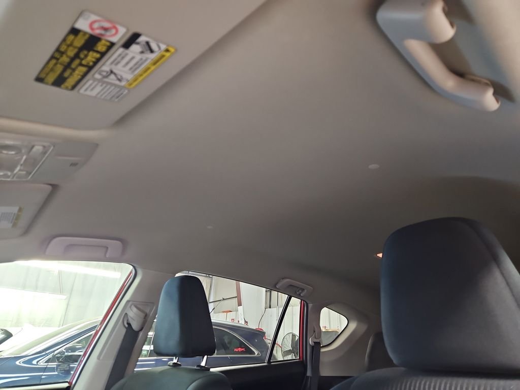 Used 2015 Red Toyota LE image 13