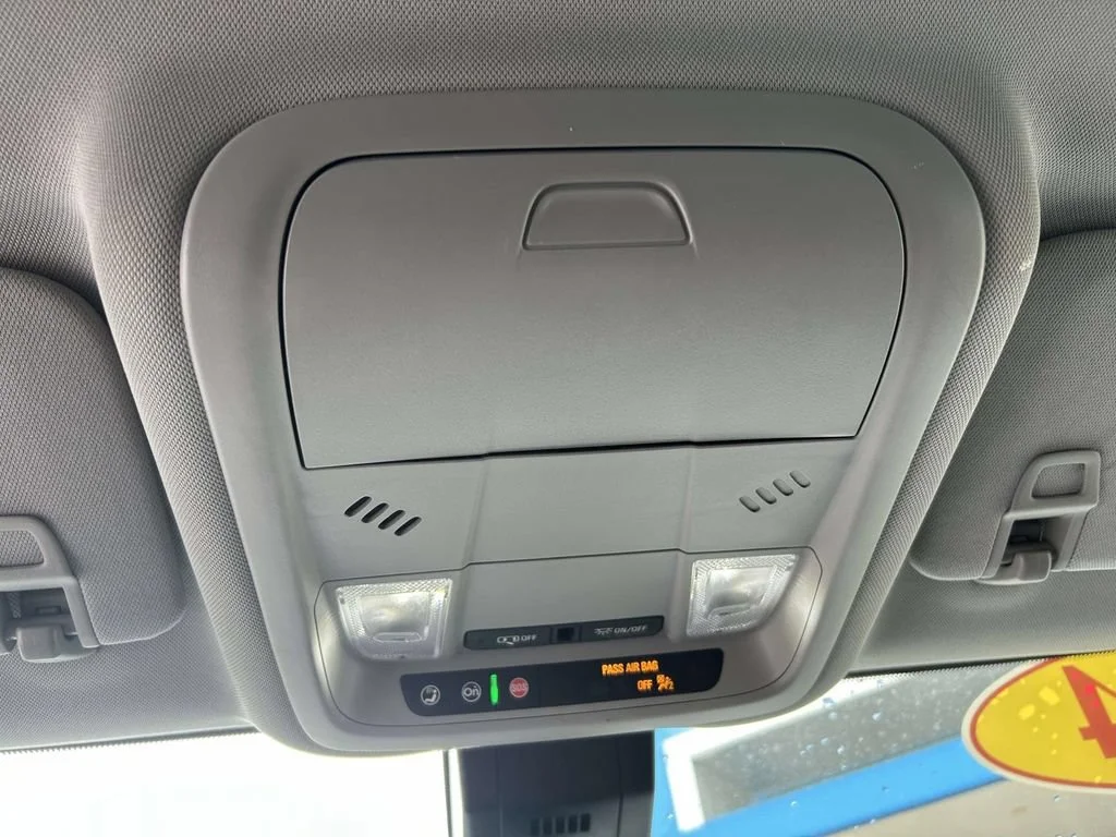 Used 2024 Summit White GMC SLE image 25