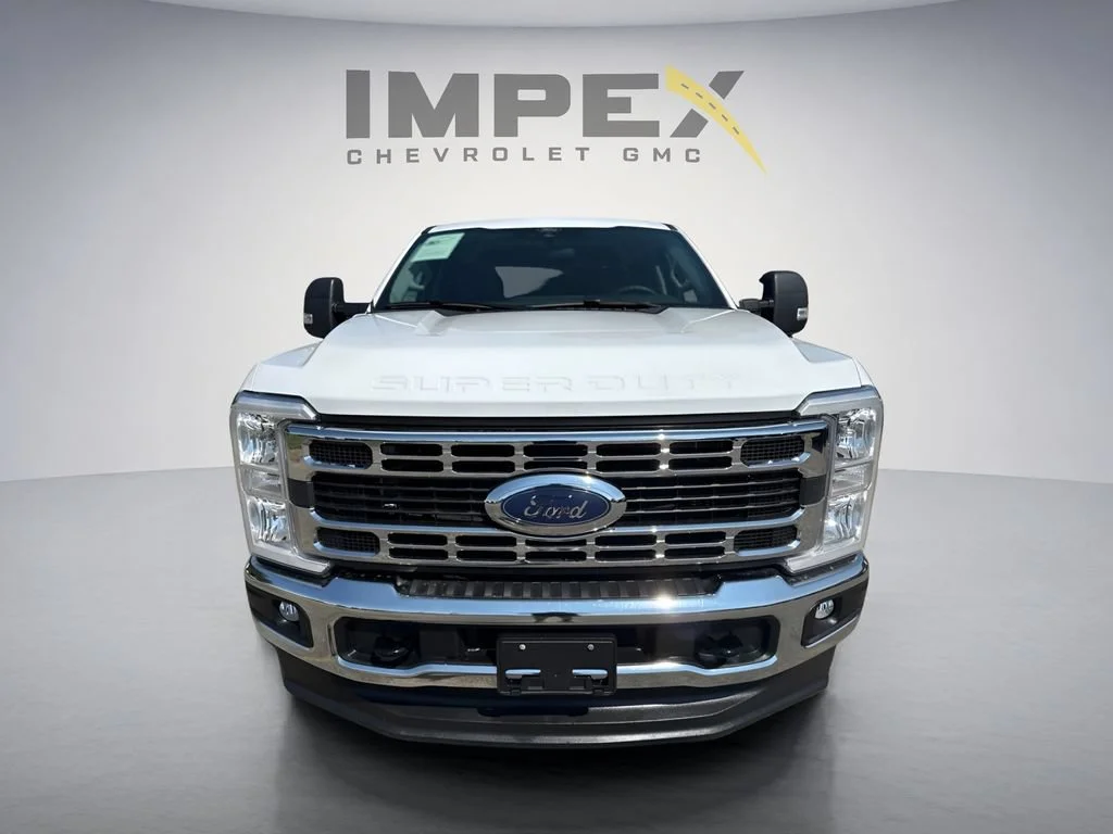 Used 2025 White Ford XL image 8