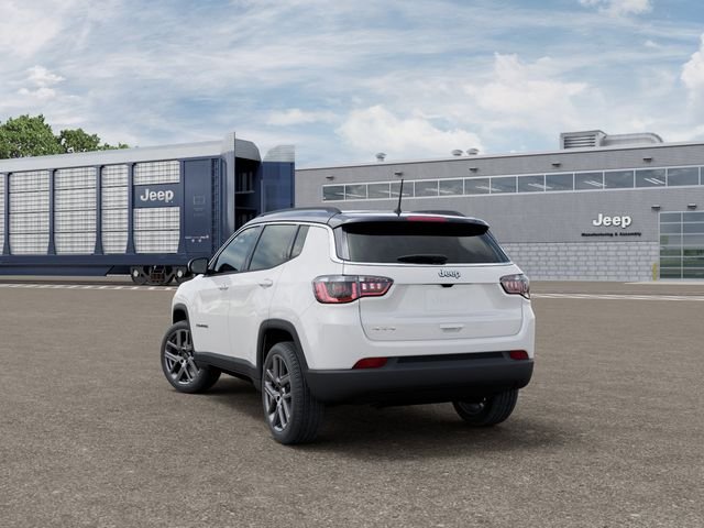 New 2026 Bright White Clear-Coat Exterior Paint Jeep Limited image 3