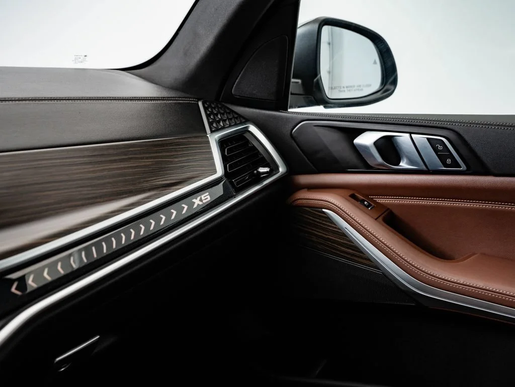 Used 2024 Skyscraper Grey Metallic BMW xDrive40i image 41