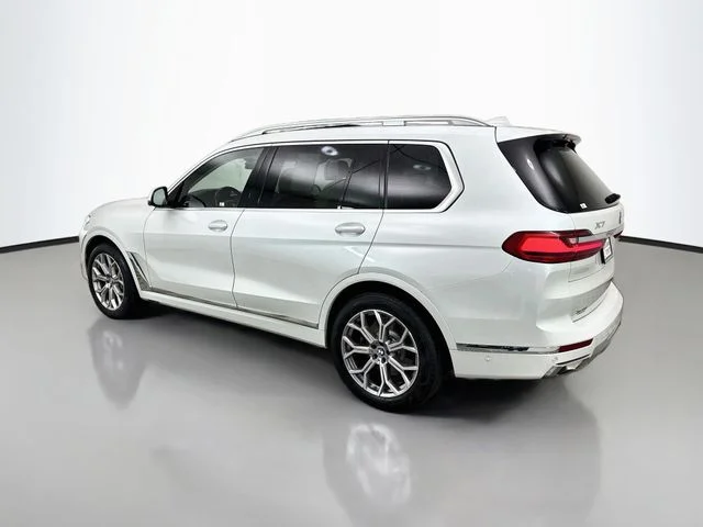 Used 2022 White BMW xDrive40i image 5