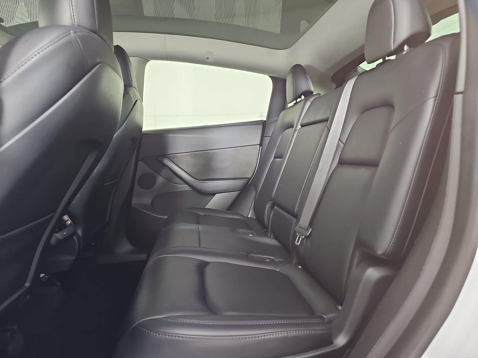 Used 2022 White Tesla Long Range image 14