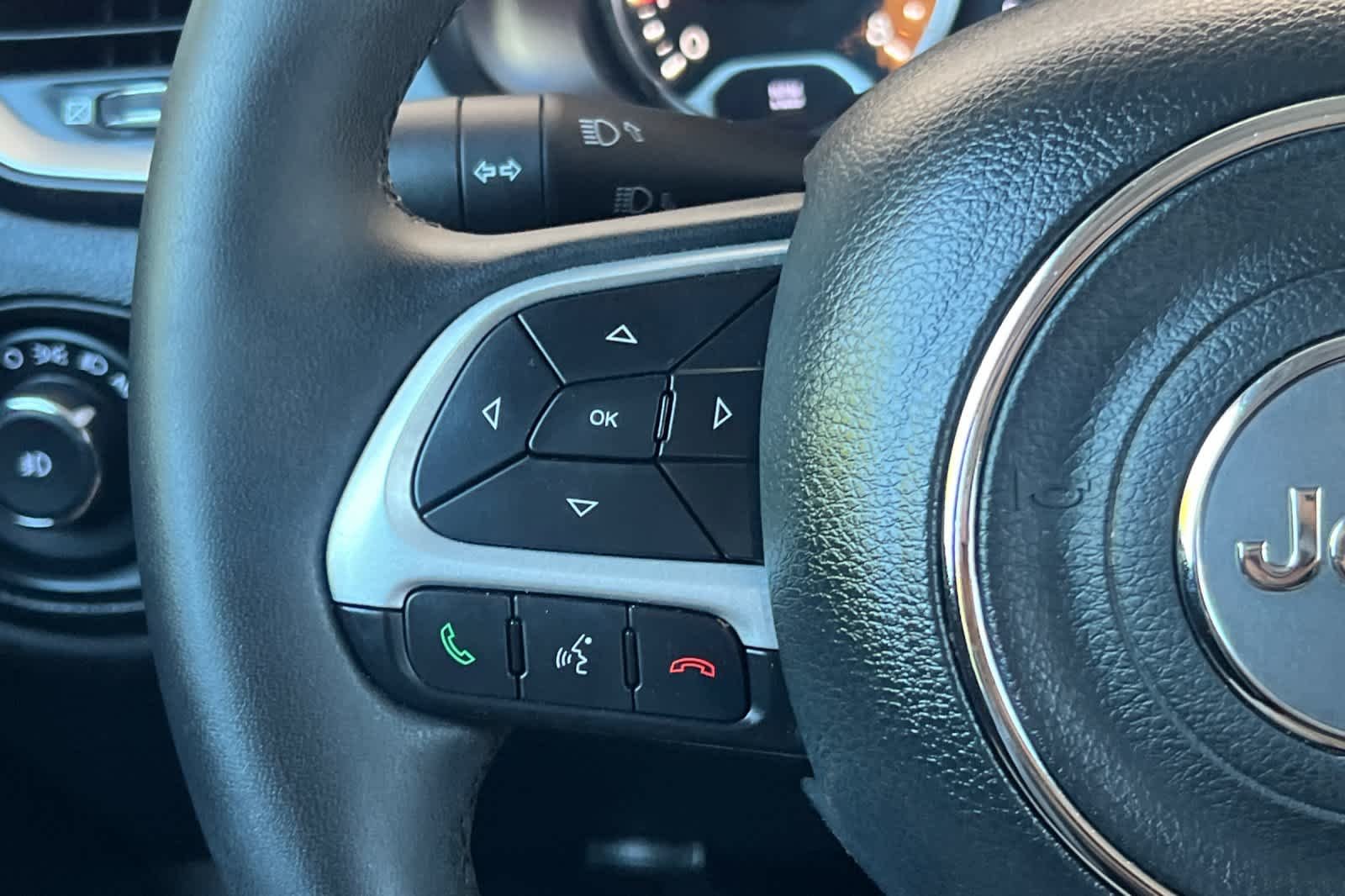 Used 2018 Solar Yellow Jeep Latitude image 25