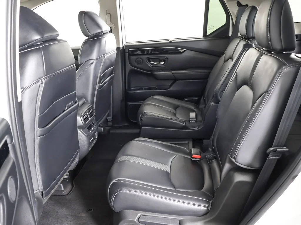 Used 2023 White Honda EX-L image 34