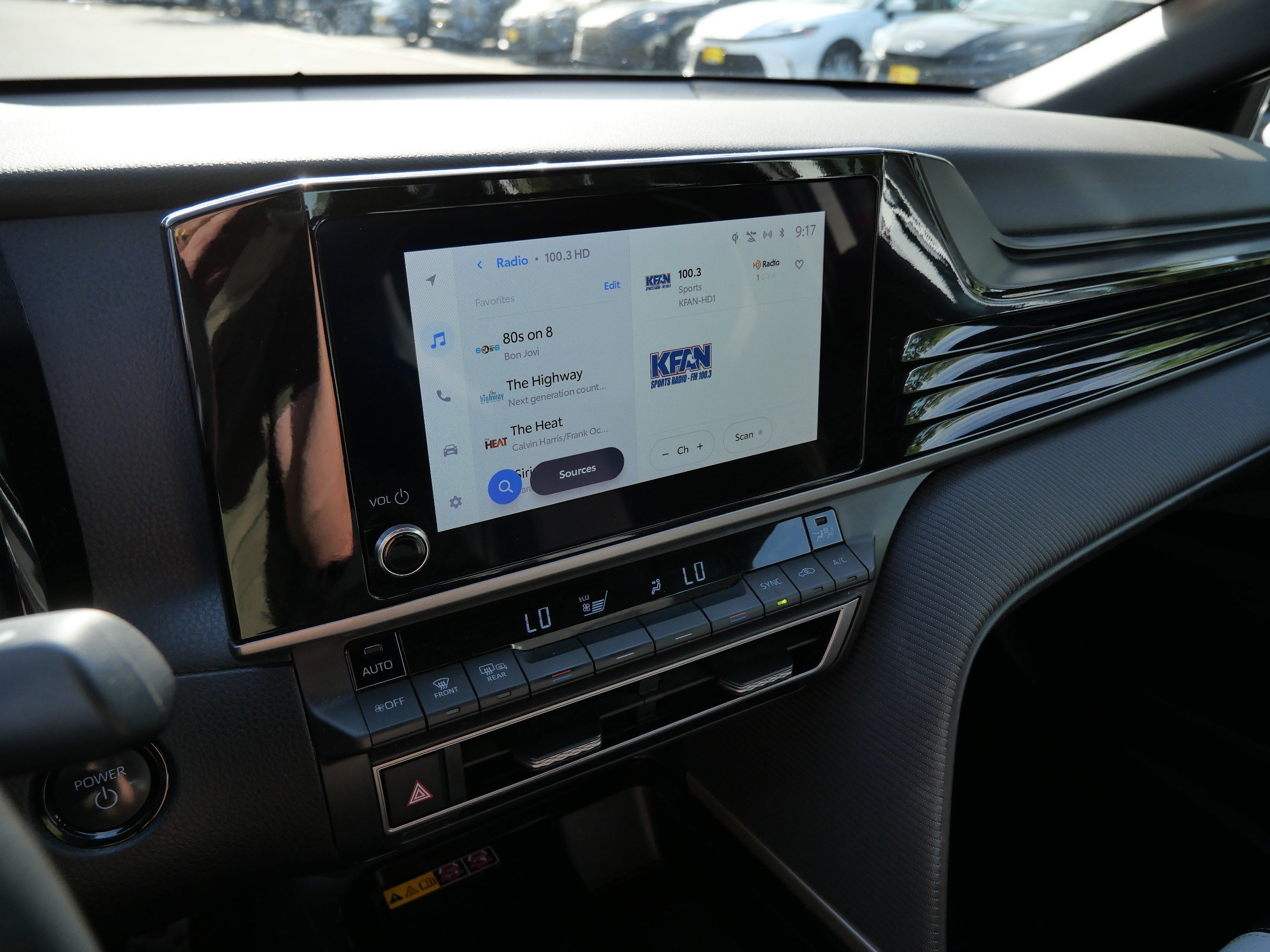 Used 2025 Ice Cap Toyota SE image 22