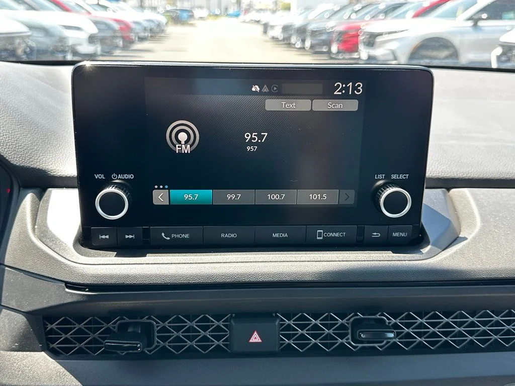 Used 2024  Honda LX image 25