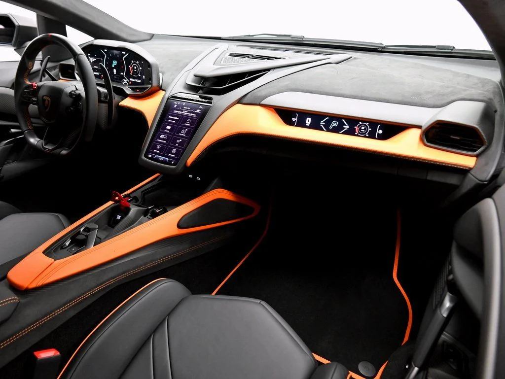 2026 Lamborghini Revuelto Base - Photo 16