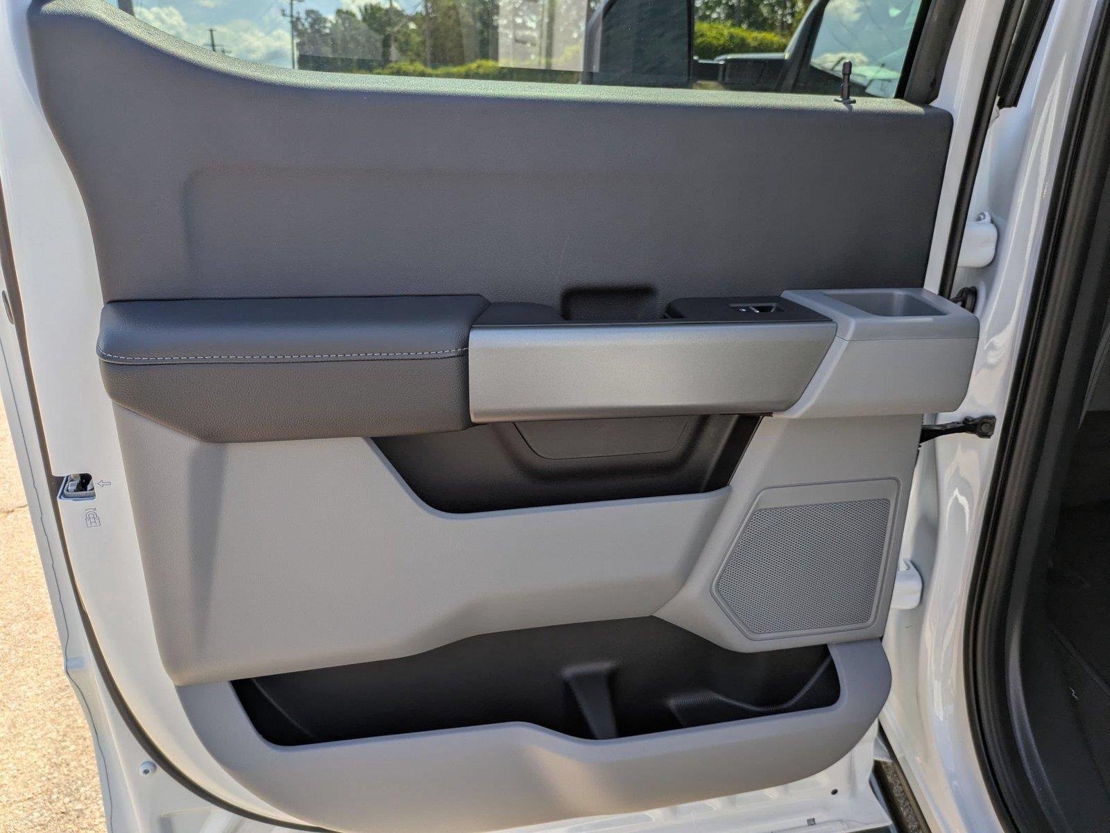 New 2026 Oxford White Ford F-350® XL image 23