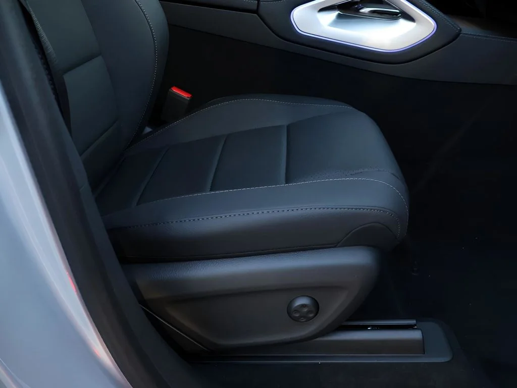 New 2025 Silver Mercedes-Benz GLS 450 image 12