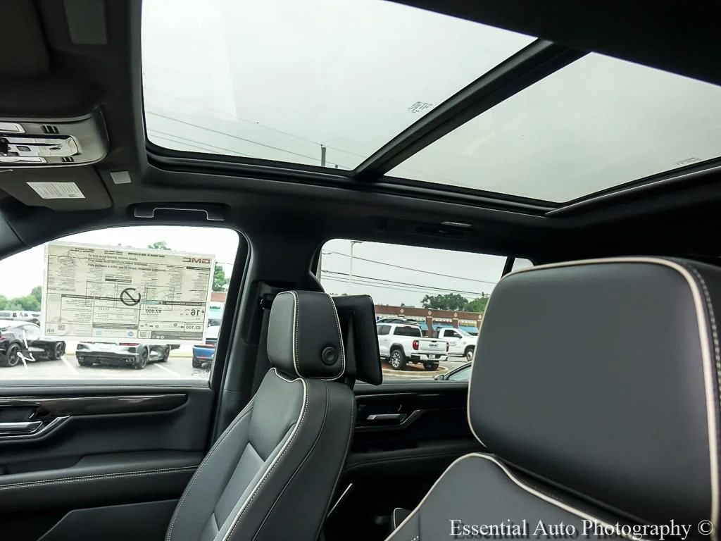 2026 GMC Yukon XL Elevation - Photo 12