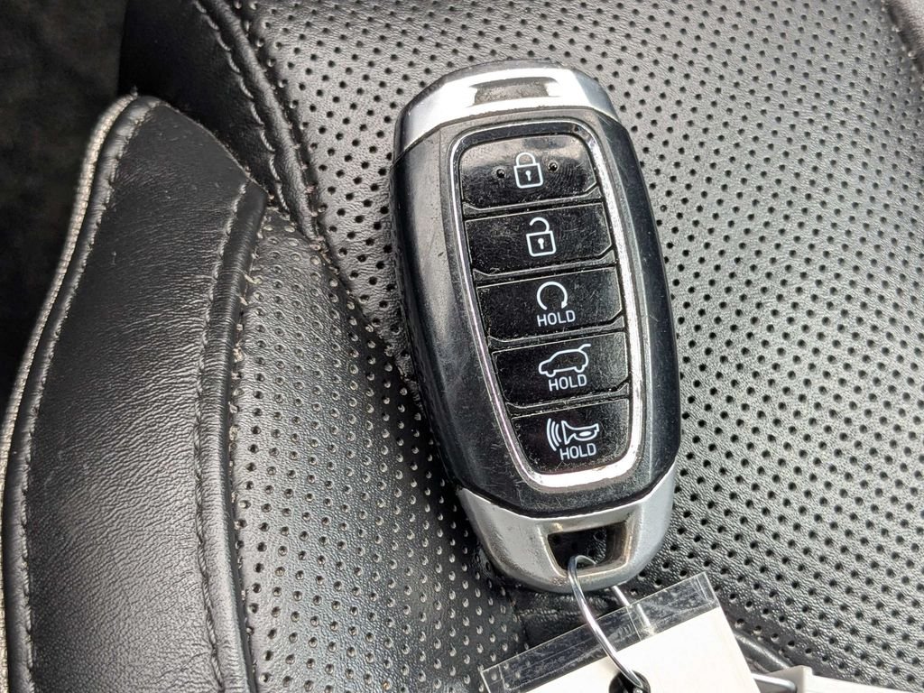 Used 2022 Green Hyundai Calligraphy image 31