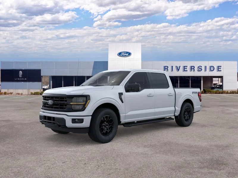 New 2026 Oxford White Ford XLT image 1