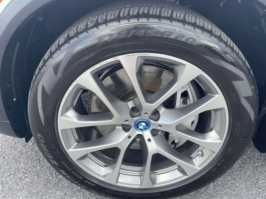 Used 2025 White BMW xDrive50e image 7