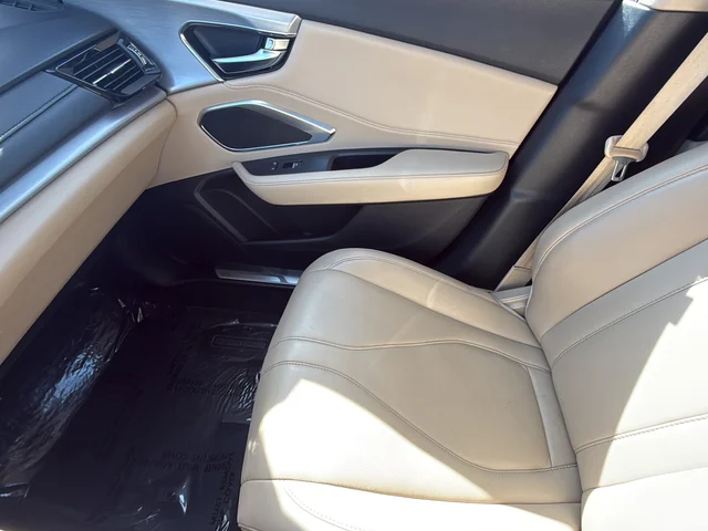 Used 2019 White Acura Base image 23