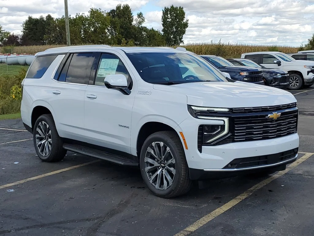 New 2026 Polar White Tricoat Chevrolet High Country image 2