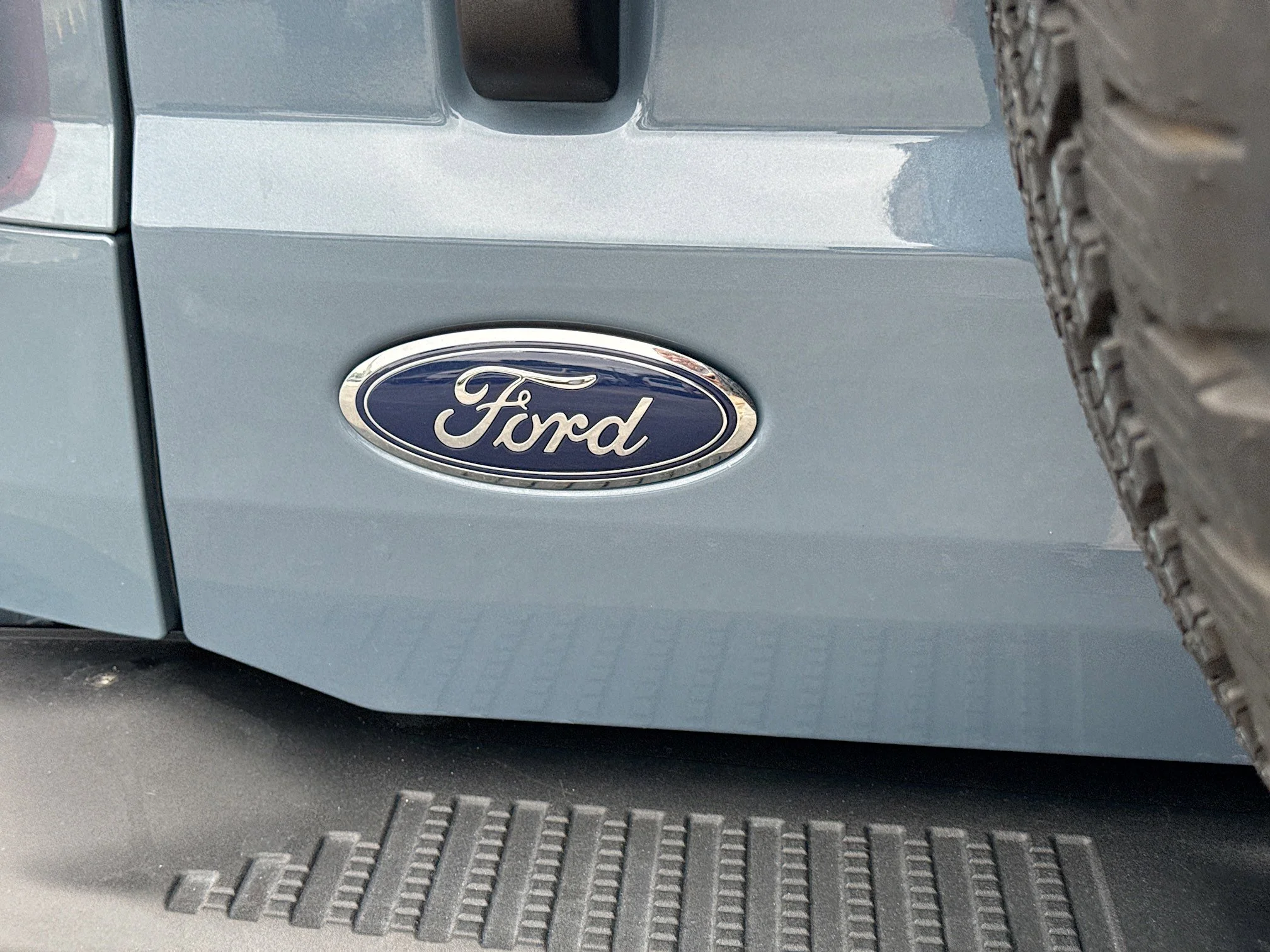Used 2023 Azure Gray Metallic Tri-Coat Ford Black Diamond image 11