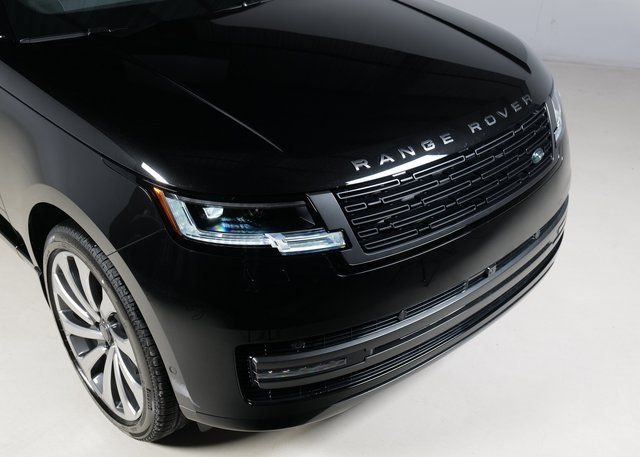 New 2026 Santorini Black Land Rover SE image 27
