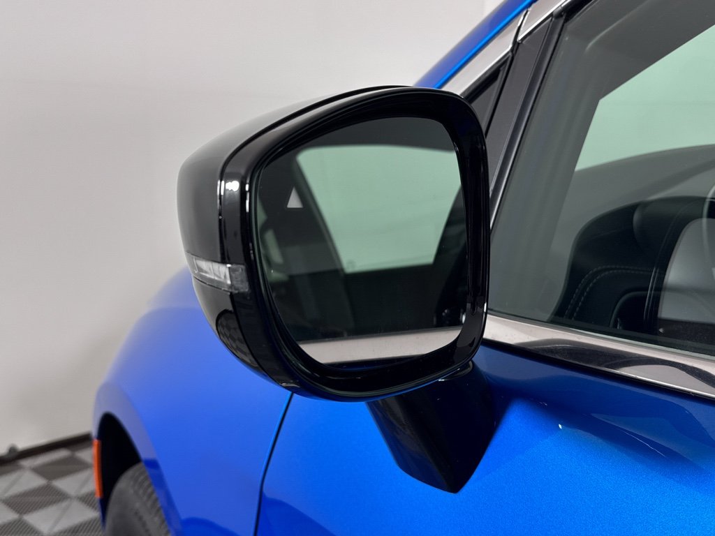 New 2026 Hydro Blue Pearl-Coat Exterior Paint Chrysler Select image 29
