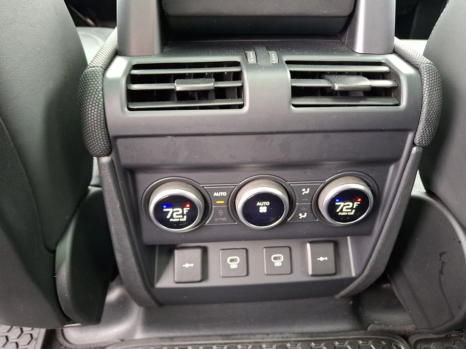 Used 2022 Fuji White - 1AA Land Rover 110 X-Dynamic HSE image 8