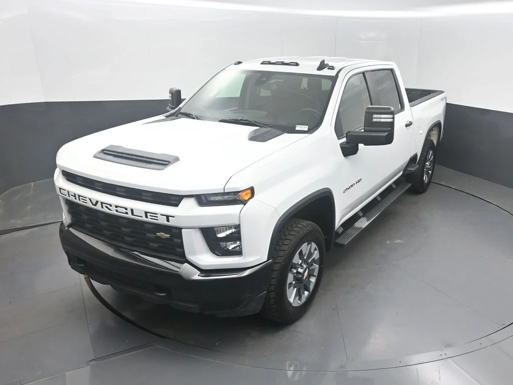 Used 2022 White Chevrolet Custom image 1