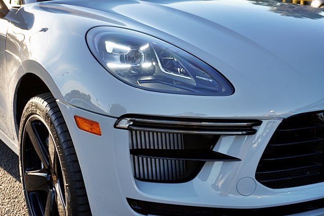 Used 2021 Beige Porsche Turbo image 10