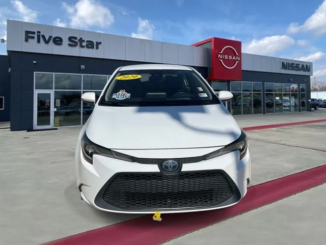 Used 2020 White Toyota LE image 2