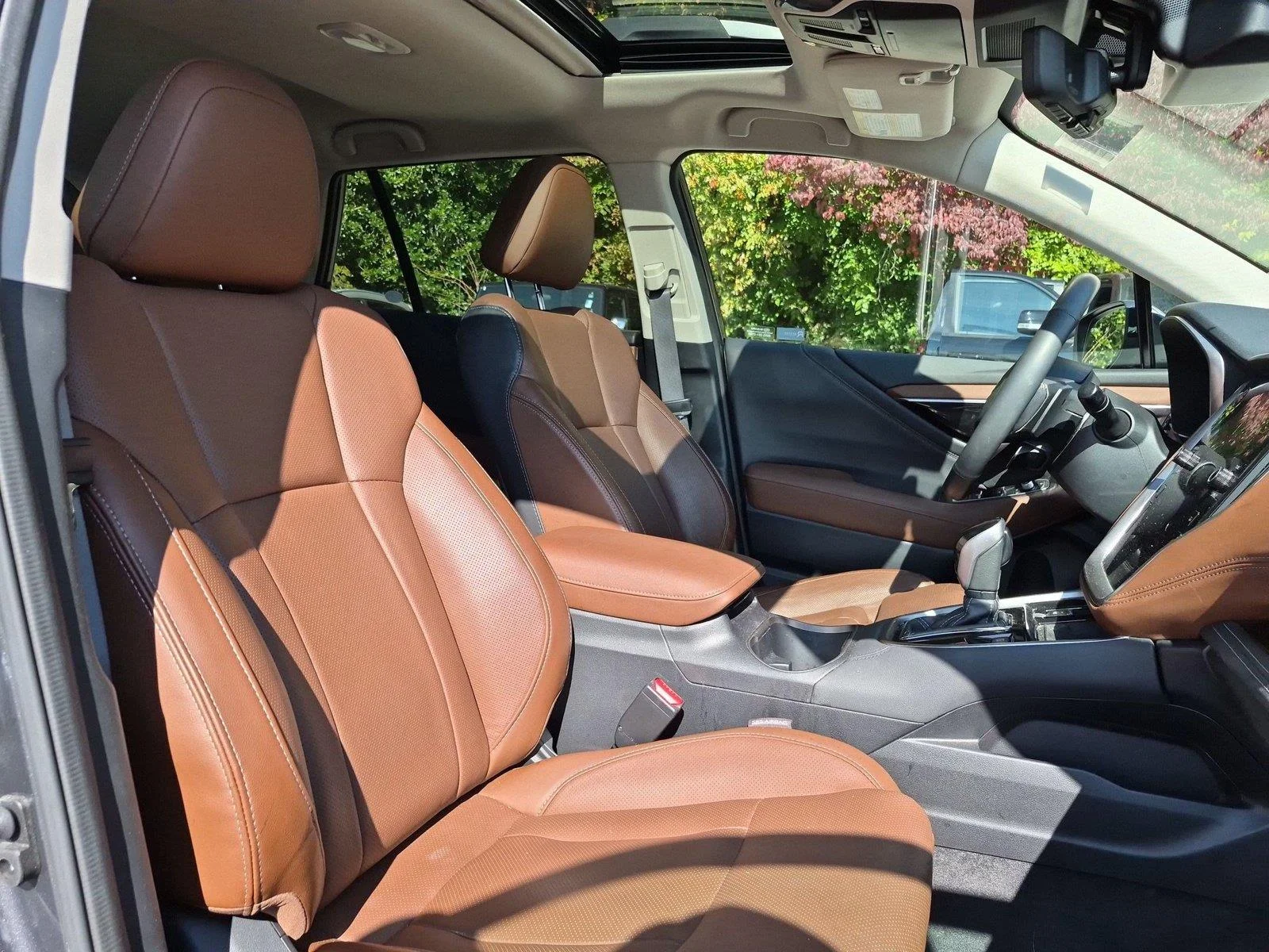 Used 2025  SUBARU TOUR image 37