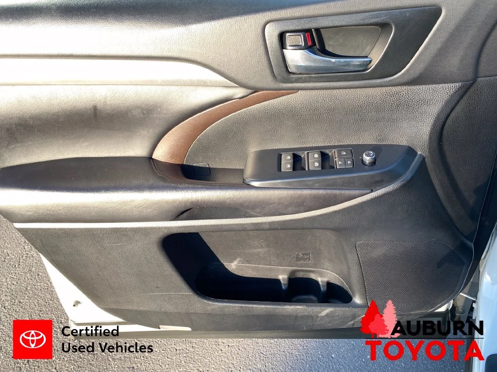 Certified Used 2019 Blizzard Pearl Toyota XLE image 10