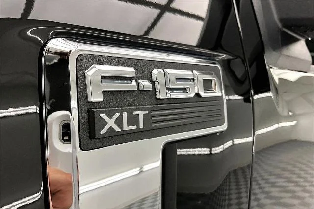 New 2026 Agate Black Metallic Ford XLT image 9