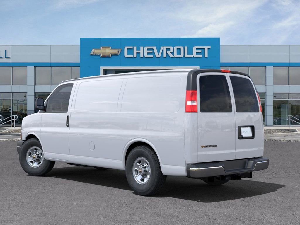 New 2025 Summit White Chevrolet WT image 3