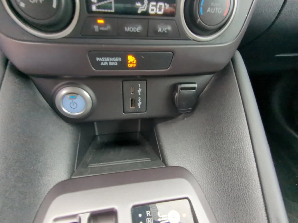 Used 2023 Gray Nissan S image 13