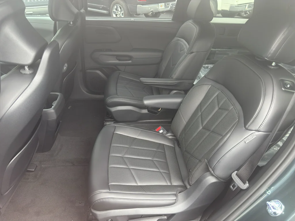 New 2027 Black Jade Green Kia X-Line EX image 14