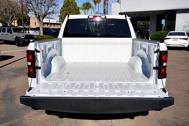 New 2026 Bright White Clear-Coat Exterior Paint RAM Big Horn Night Edition image 19
