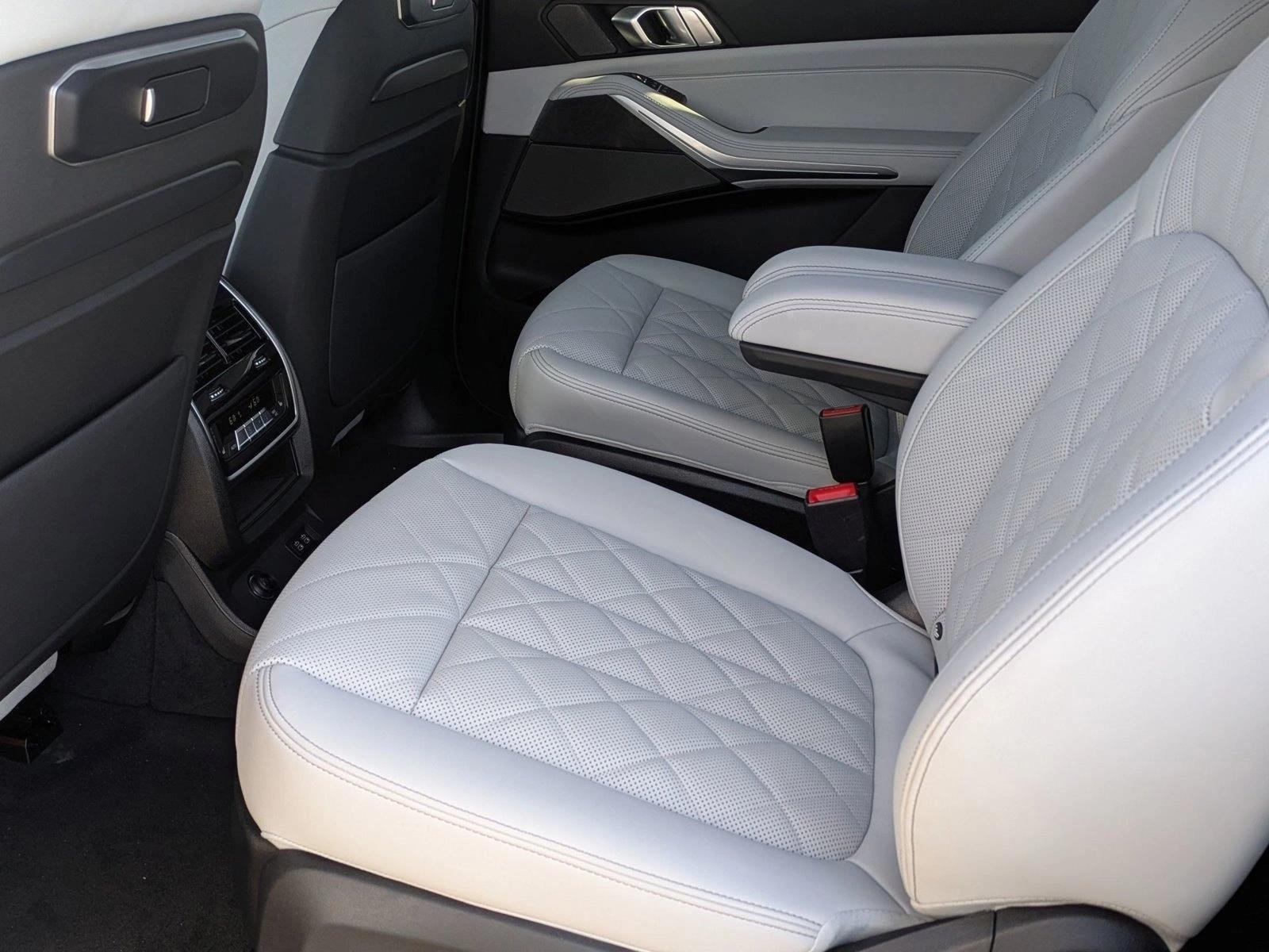 Used 2026 Macadamia Metallic BMW xDrive40i image 17
