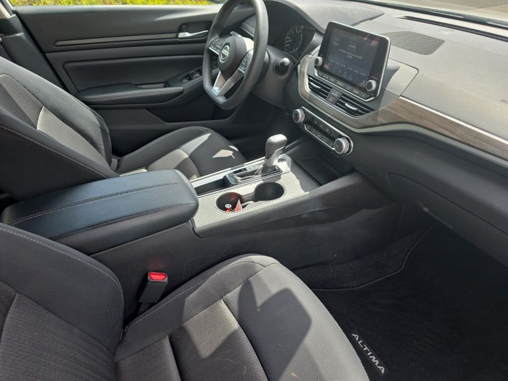 2025 Nissan Altima SV - Photo 15