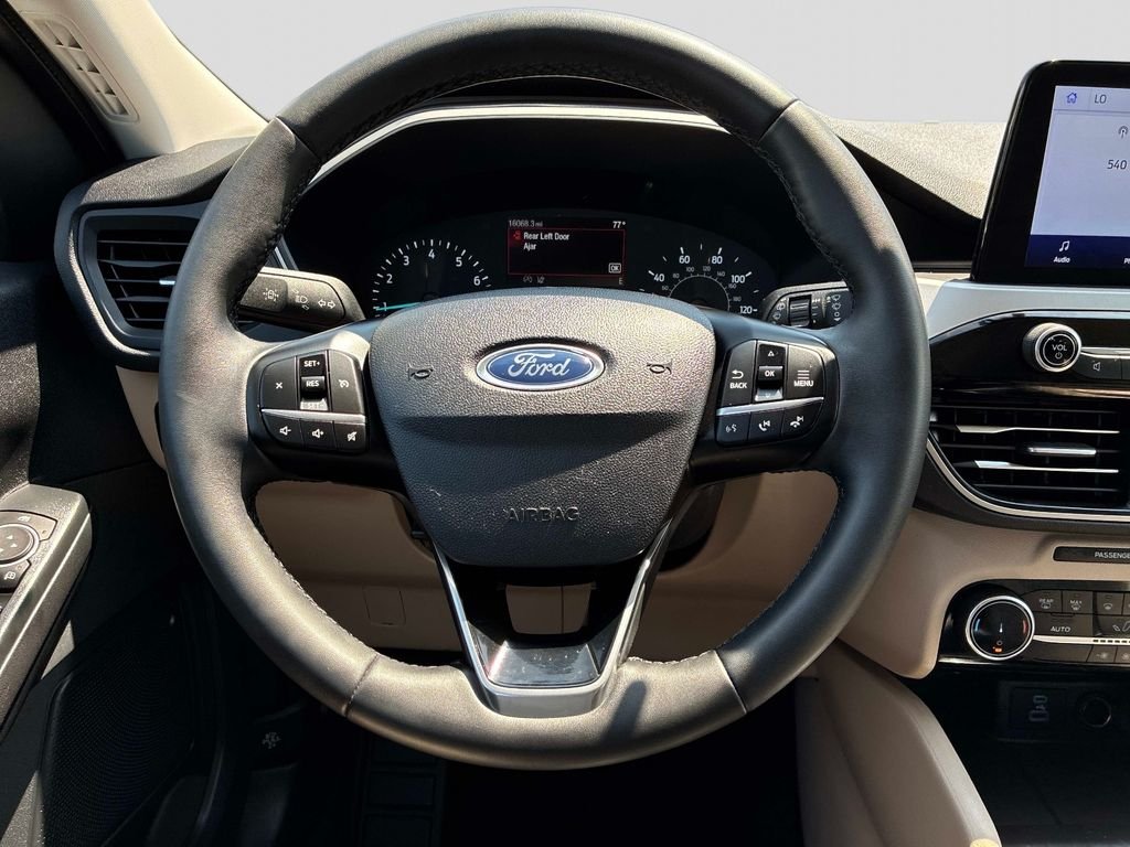 Used 2022 Blue Ford SE image 20
