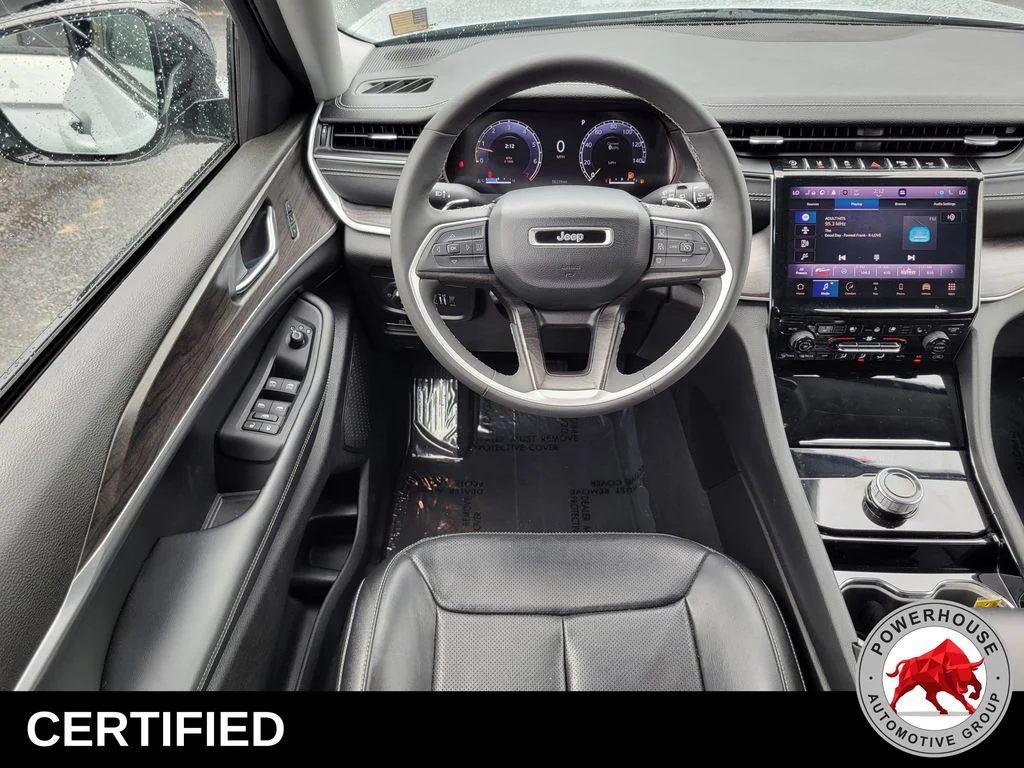 Used 2023 Silver Jeep Limited image 20