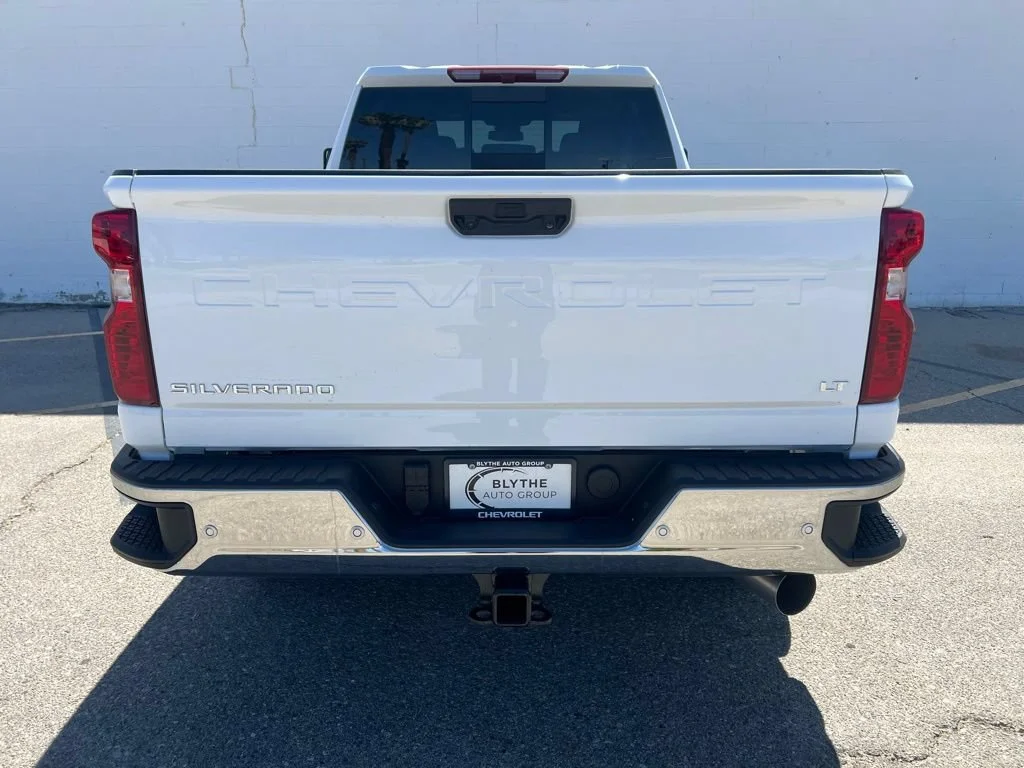 New 2026 Summit White Chevrolet LT image 4